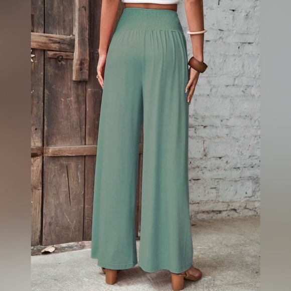 Solid Wide Leg Pants - Picture 2 of 5